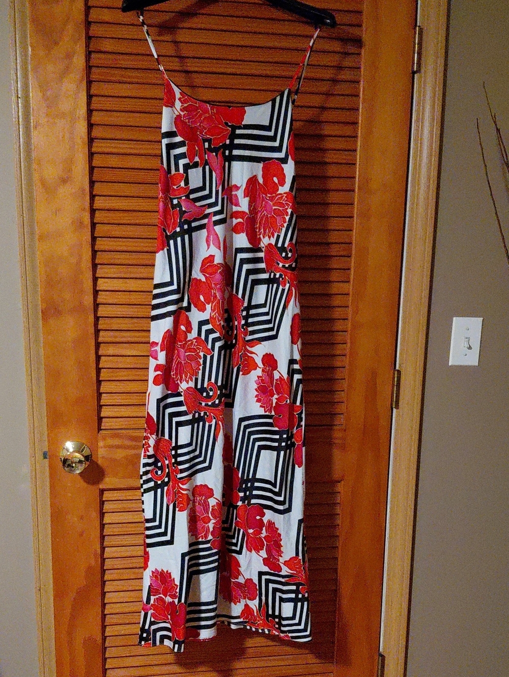 Natori Red Floral & Black Geometric Night Dress And Robe